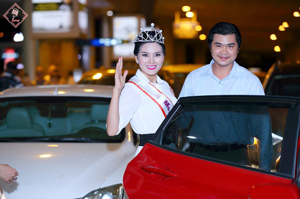 Hoa hậu Kim Thoa trở về sau cuộc thi oa hậu doanh nhân Thế giới người Việt 2016 tại Thái Lan