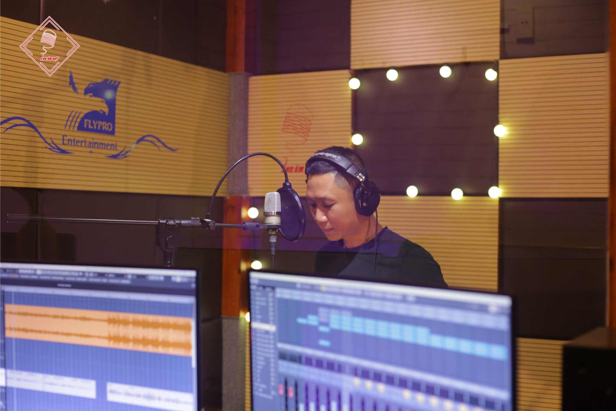 hat-trong-phong-thu-am