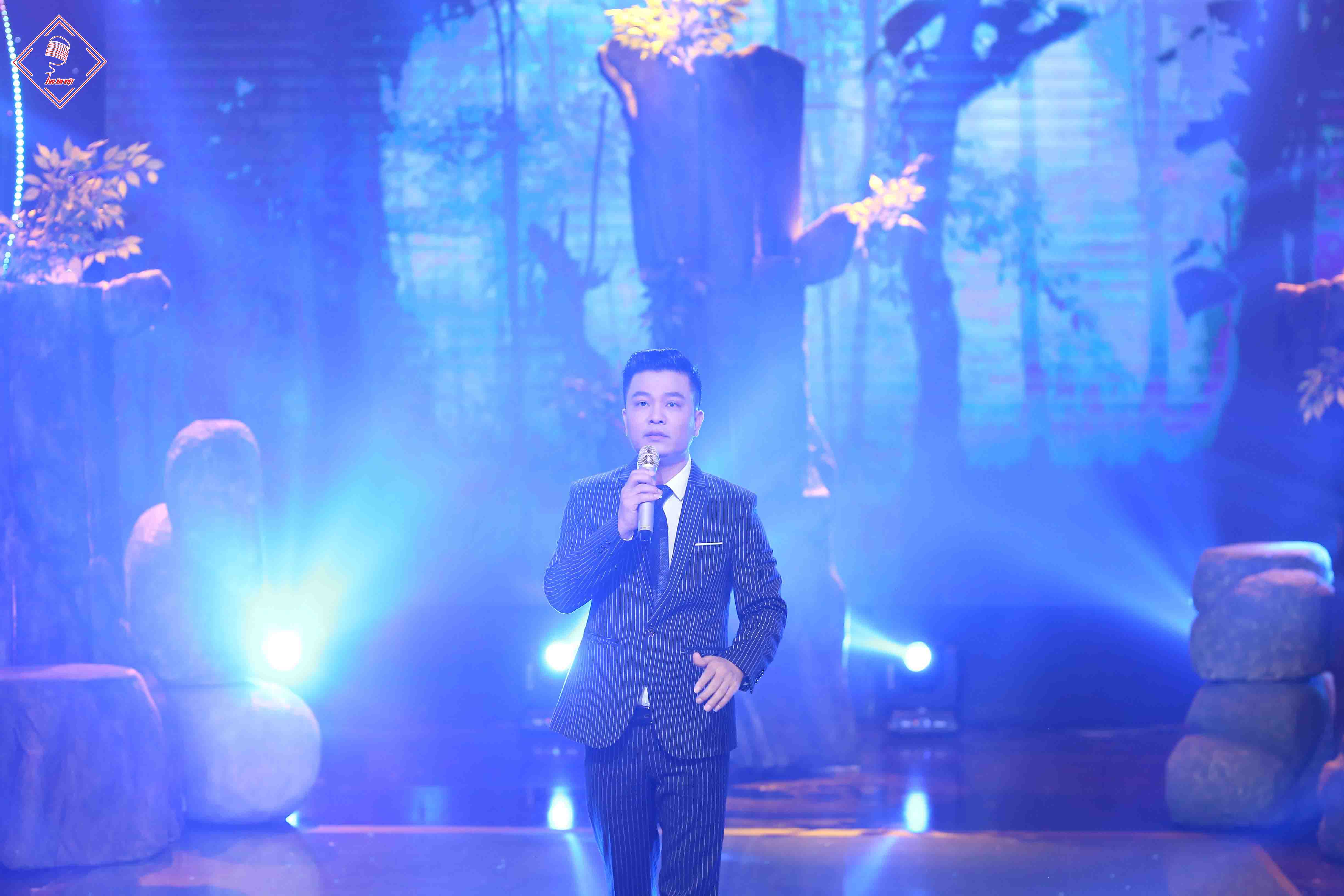MV sân khấu ca sĩ Cao Hiểu Minh