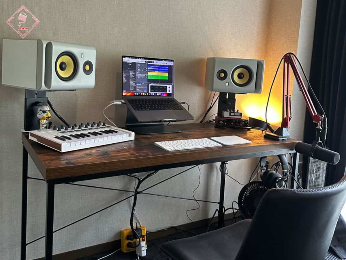 mẫu phòng thu âm